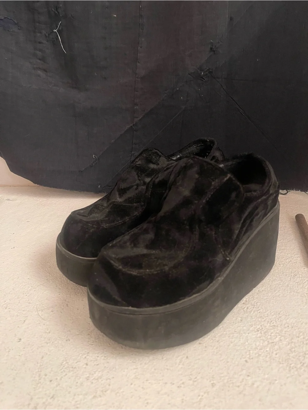 Y2K Steve Madden Black Velvet Platform Slip-Ons